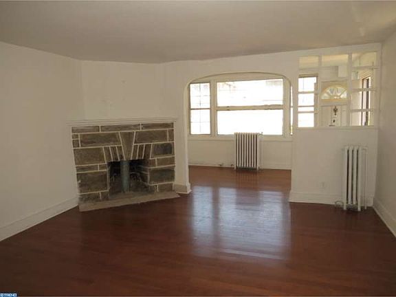 3rd image of 930 Serrill Ave