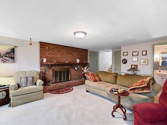 3rd image of 6030 Gareau Dr