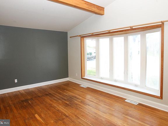 4th image of 2421 Nicholby Dr