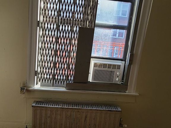 4th image of 170 E 19th St APT 4C