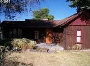 935 3rd St, Haines, OR 97833