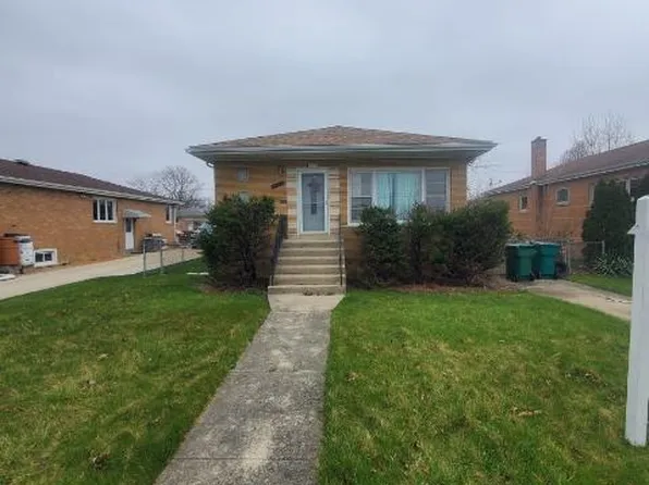 8019 S Meade Ave, Burbank, IL 60459