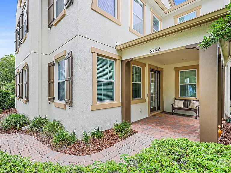 5302 Fishhawk Ridge Dr — Photo 2
