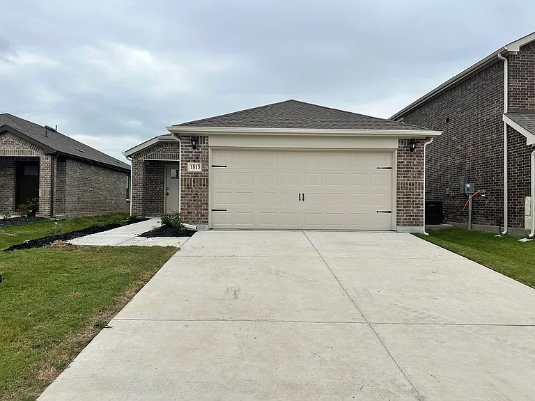 3520 Bridgeport Dr — Photo 1