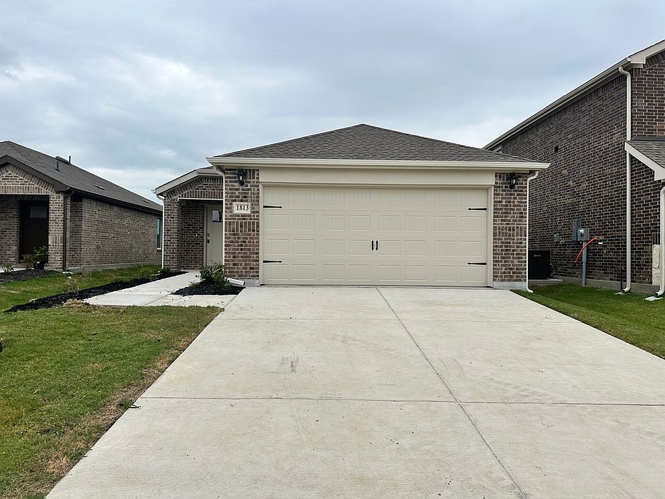 1st image of 3520 Bridgeport Dr
