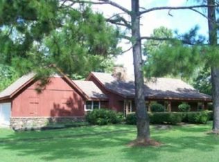 1090 Westbury Sq, Jackson, MS 39212