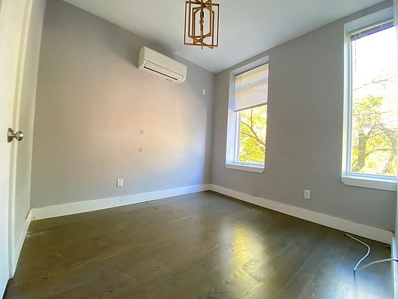 2nd image of 484 Harman St #F2