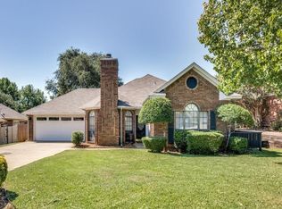 2121 N Aspenwood Dr, Grapevine, TX 76051
