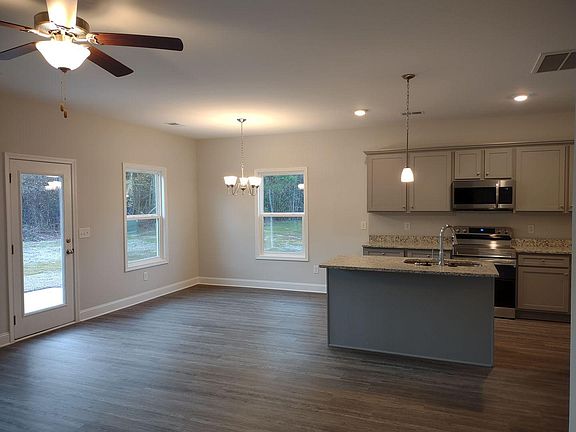 5th image of 1609 Bywood Dr