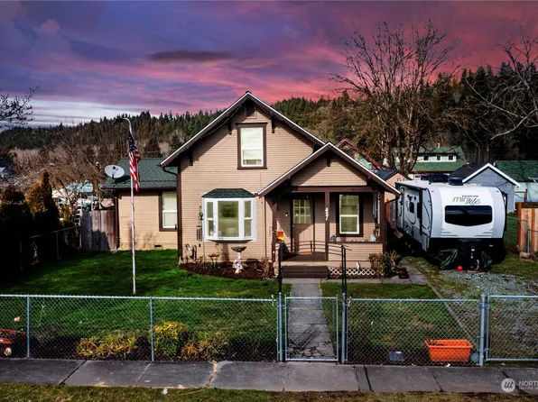 421 Hardefeldt Street SE, Orting, WA 98360