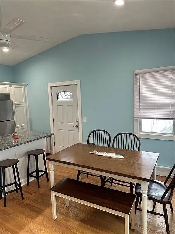 3 bed, 1373 sqft, $3,000 — Photo 4