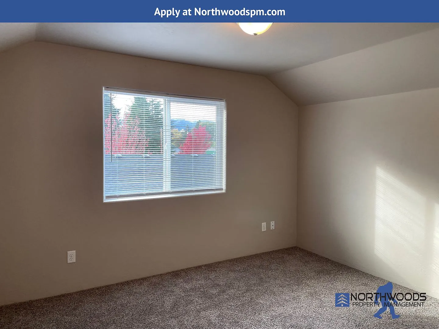 Beautiful 3 Bedroom 2.5 Bath 2 Story Home — Photo 2
