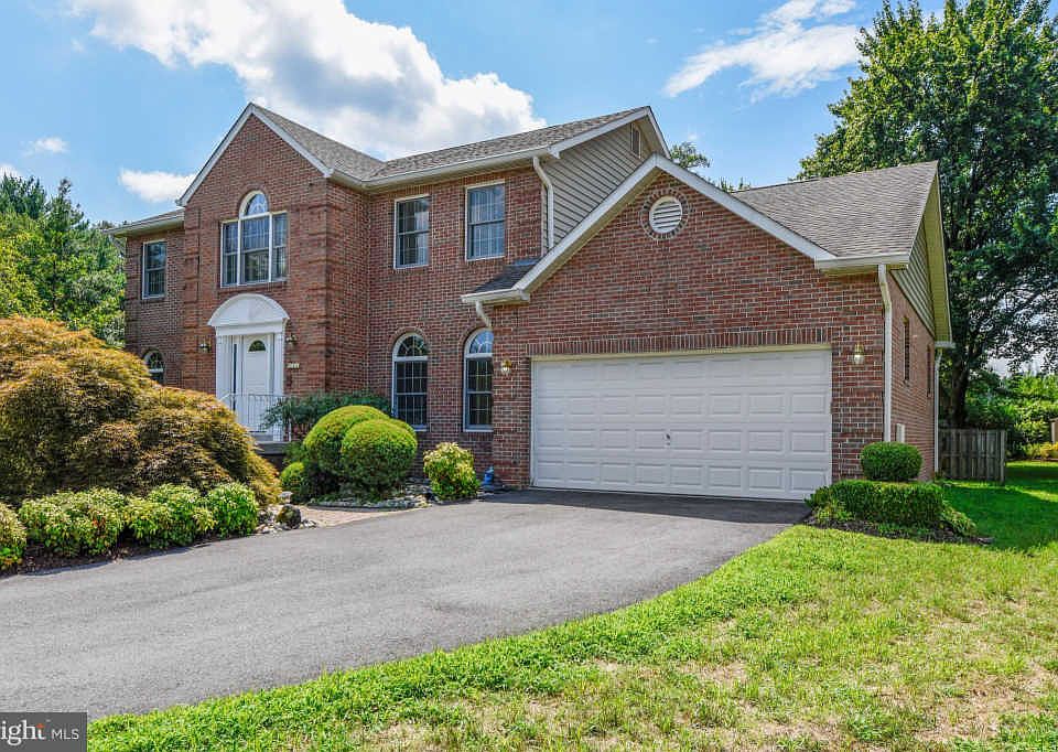 1st image of 503 Windy Knolls Ct