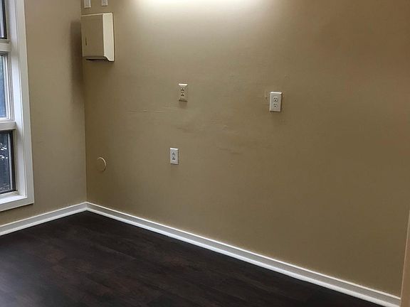 2nd image of 2581 E Chestnut Ave Ofc #