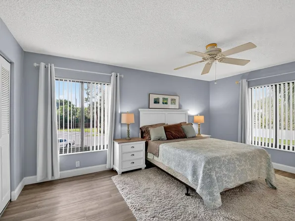 813 Sky Pine Way #D2, Greenacres, FL 33415