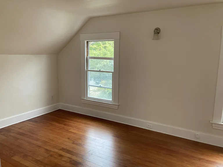 West upper bedroom