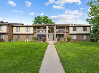 578 Somerset Ln APT 5, Crystal Lake, IL 60014