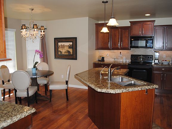 3rd image of 4374 N Shady Hollow Ct