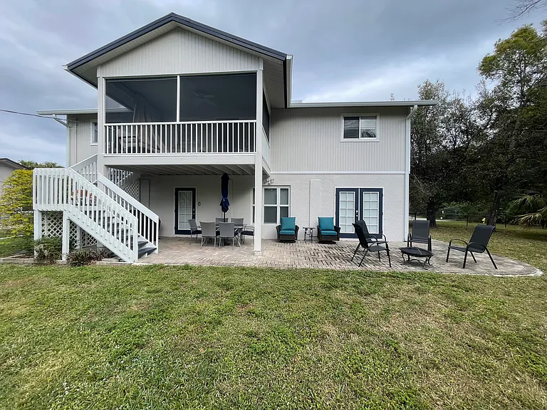1337 Center Ln — Photo 4