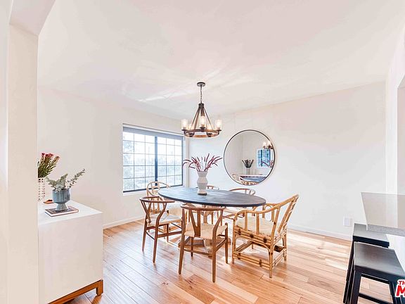 4th image of 1020 Ocean Park Blvd APT 5
