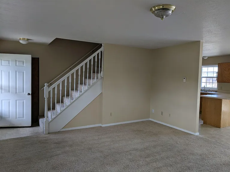 439B Country Club Ln — Photo 6