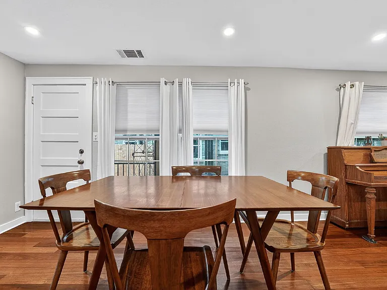 4525 Avenue B — Photo 12