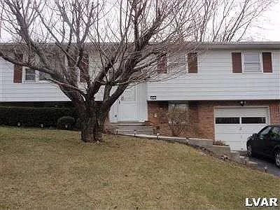 222 S 16th St photo 1