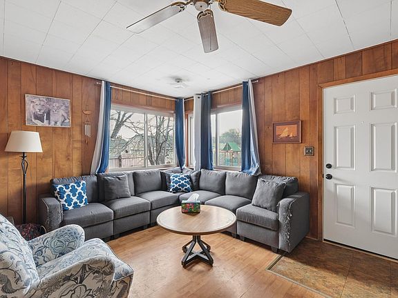 4th image of 1946 Dorothea Ave
