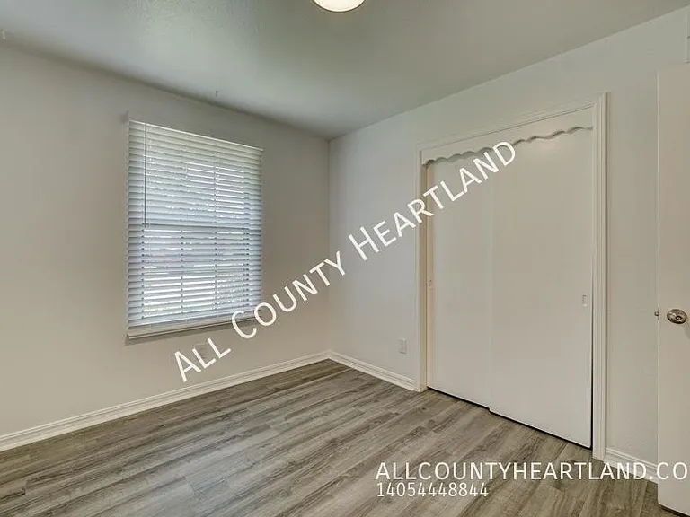 817 Stahl Dr — Photo 15
