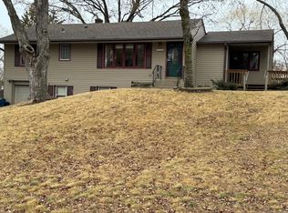 2555 Roth Pl, White Bear Township, MN 55110