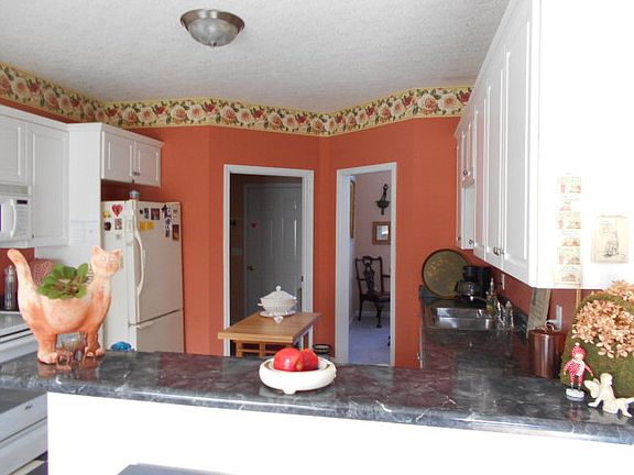 5th image of 1123 Heathwood West Dr