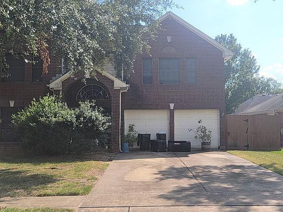 3rd image of 1904 N Mission Cir