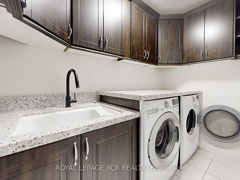 75 Dr George Burrows Pkwy E — Photo 37