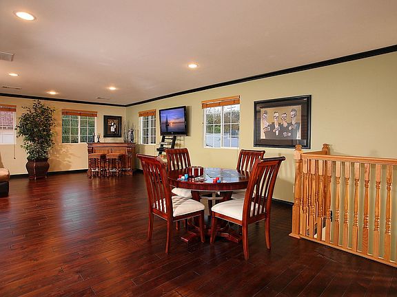 Pool House has 1.5 bath