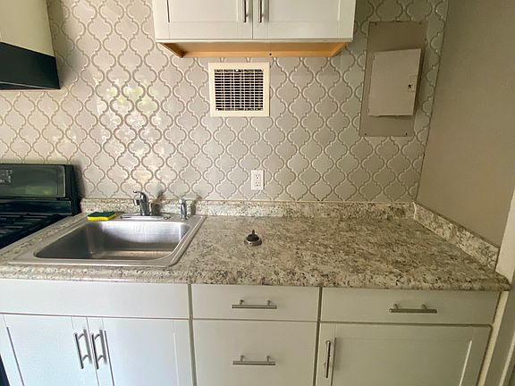 5th image of 128 N Main St #128