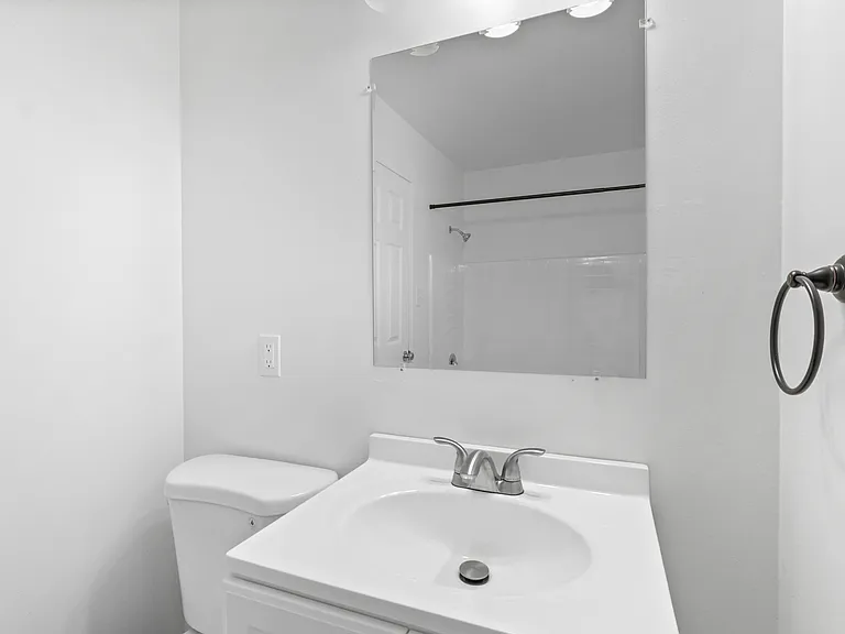 Shelfield Apartments — Photo 11