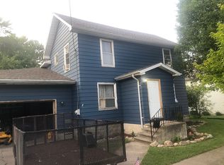 107 Beech St E, Three Oaks, MI 49128