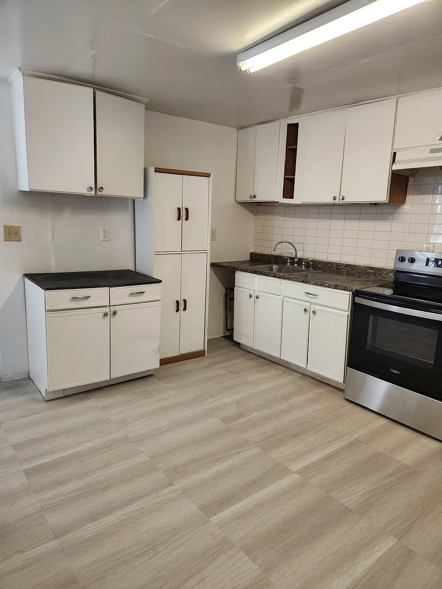 kitchen/dining - 1222 Drum St #A