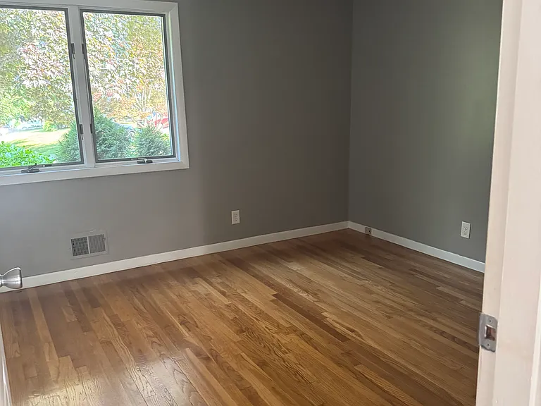 109 Larchmont Rd — Photo 17