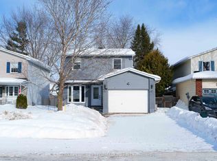 1557 Verchere St, Ottawa, ON K1C 7C7