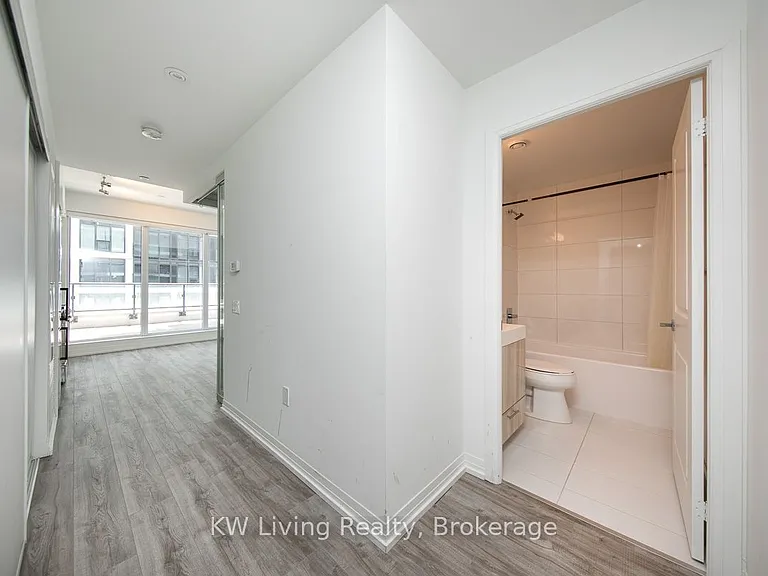 251 Jarvis St #921 — Photo 17