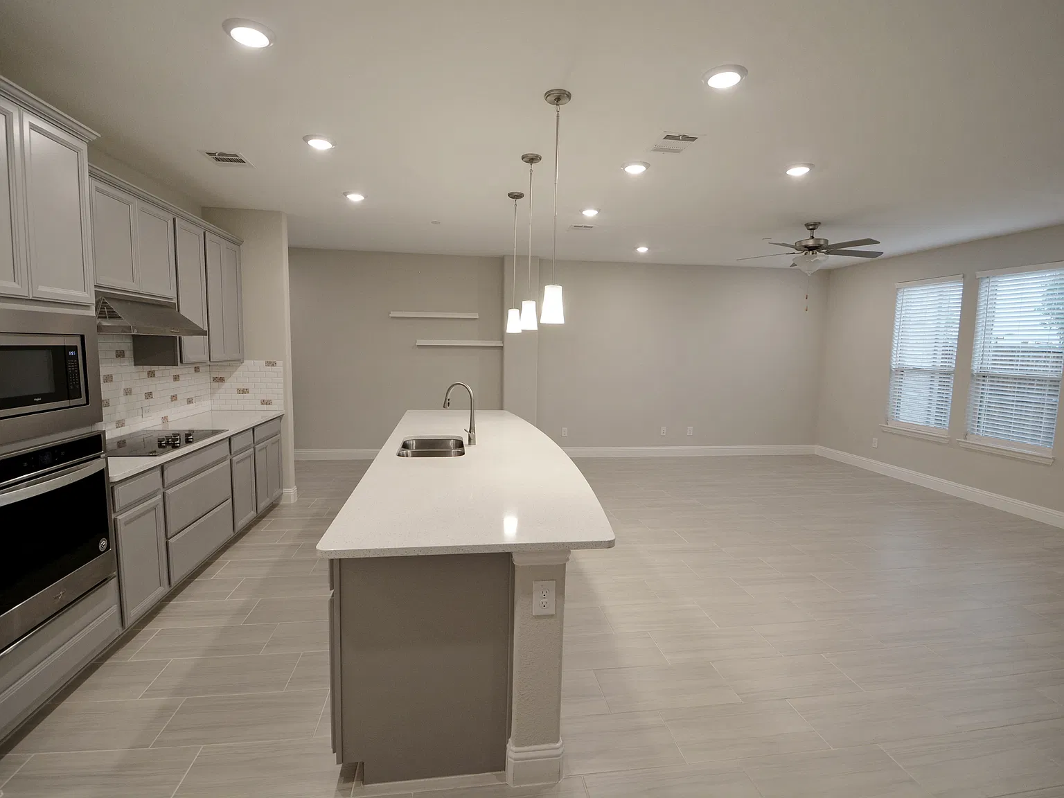 3 bed, 2.5 bath, 2069 sqft, $3,050 — Photo 3