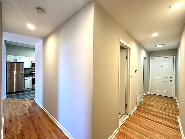 2801 W Logan Blvd #2R — Photo 9
