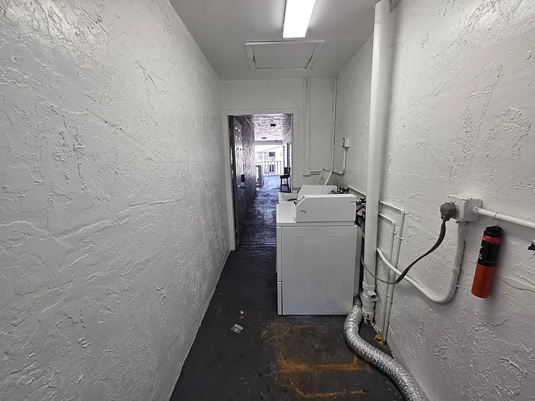 1441 NW 22nd St #20 — Photo 15