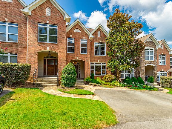 2nd image of 216 Shady Ridge Ln