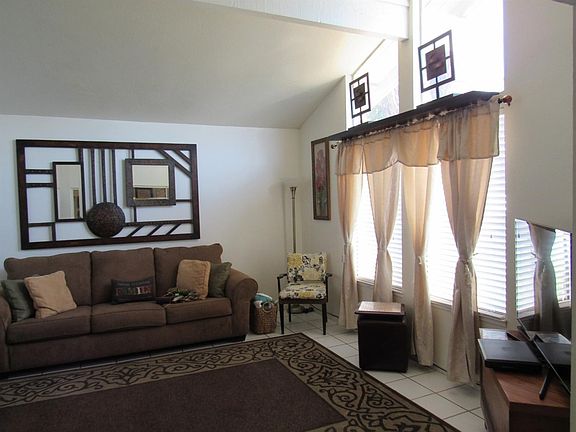 3rd image of 8333 Sussex Ct