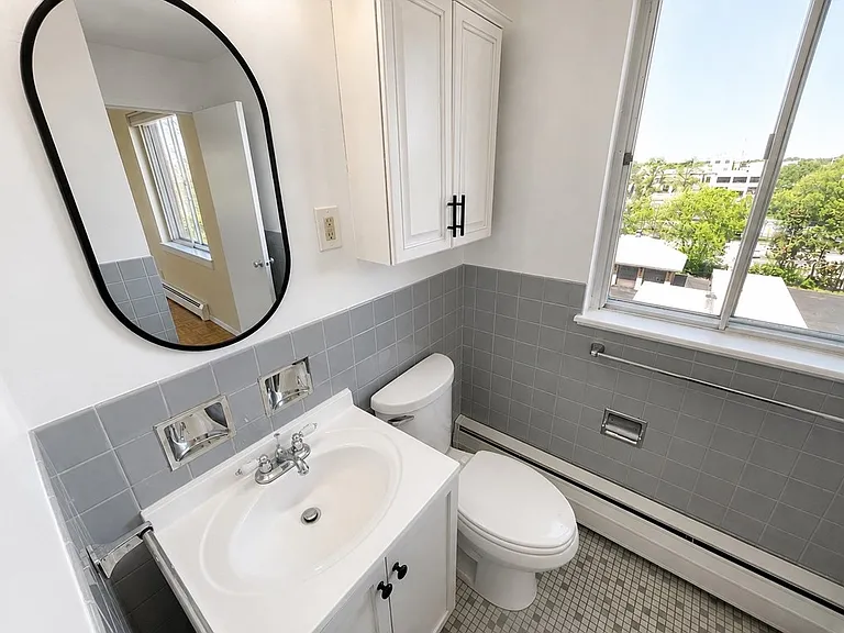 1000 East Ave #507 — Photo 30