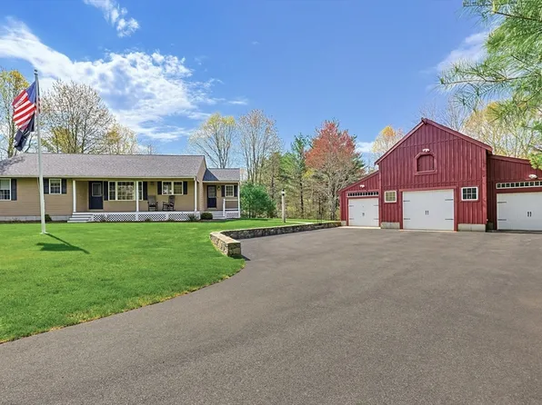 810 Glebe St, Taunton, MA 02780