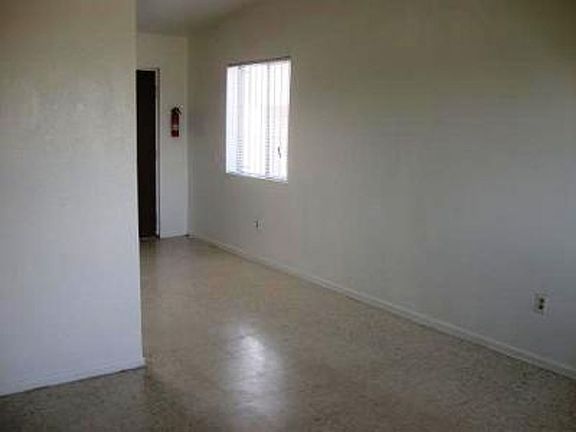 3rd image of 1227 W Riverview Blvd #3