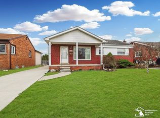 15131 Cameron St, Southgate, MI 48195